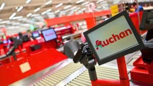 coup dur pour auchan qui ferme ces magasins en france, voici les villes concernées par ce changement