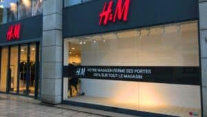 le groupe h&m annonce la fermeture des ces magasins, coup dur pour l'enseigne de mode adorée des français