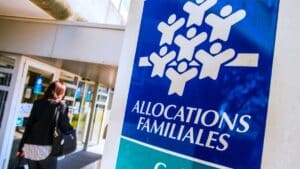 réforme des allocations caf une transformation majeure du système social français qui fait réagir les français